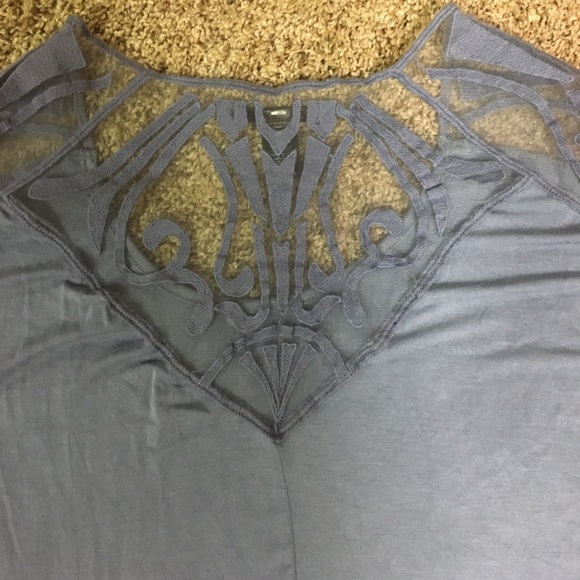 Red by BKE Embroidered mesh split back top - Small - Picture 6 of 6